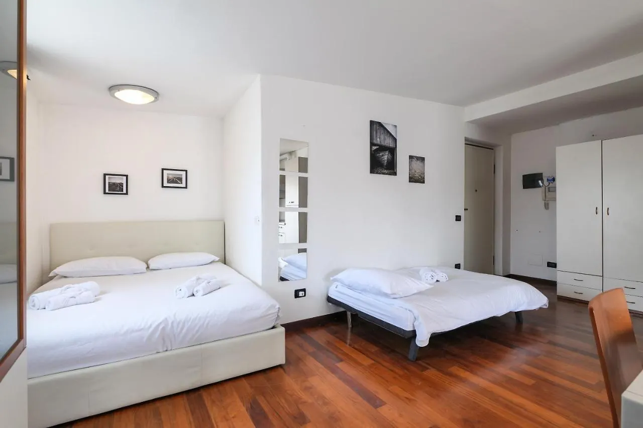 Primopiano - Euclide Apartment Milan 0*,