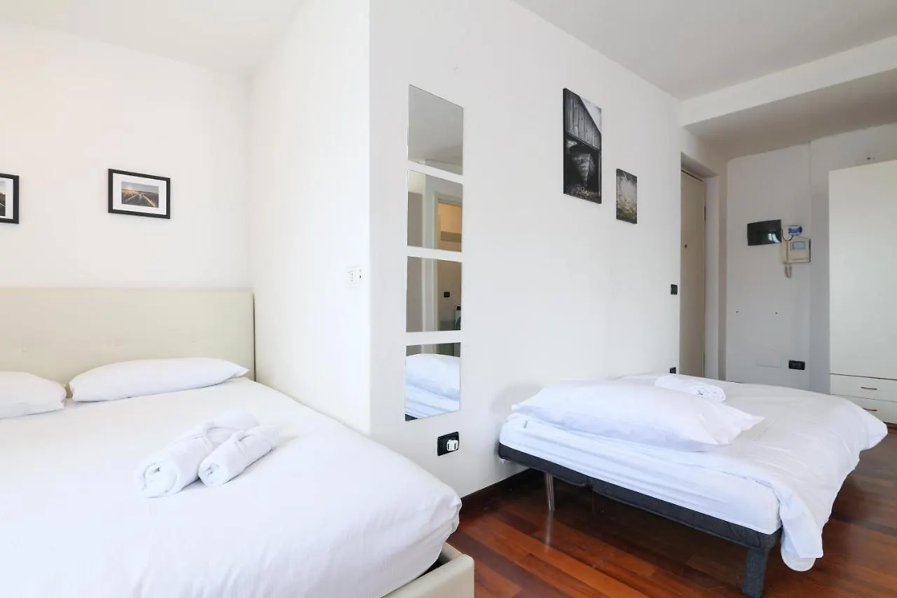 Primopiano - Euclide Apartment Milan 0*,